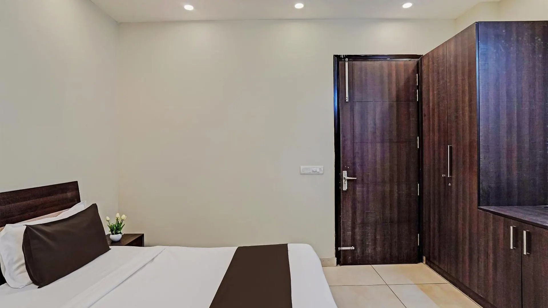 Townhouse Akshay Hotel Gurgaon
